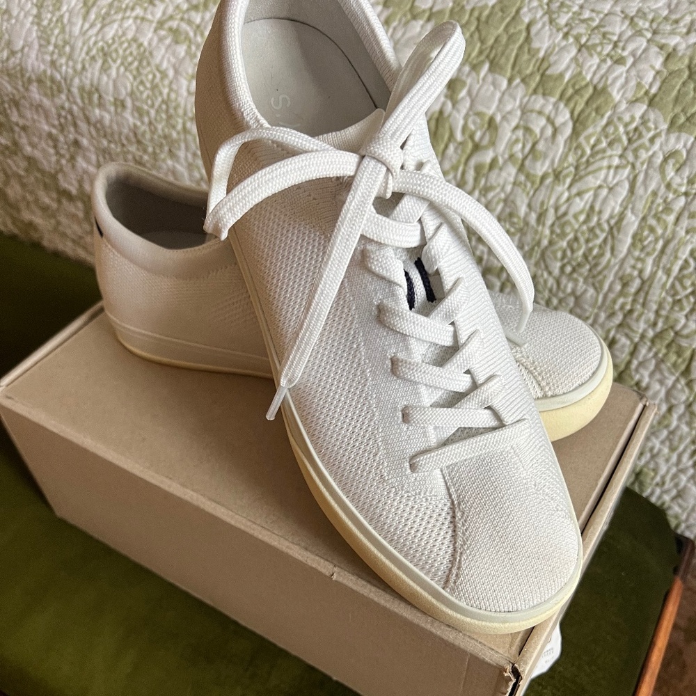 Rothy's Lace Up Sneaker sz 8